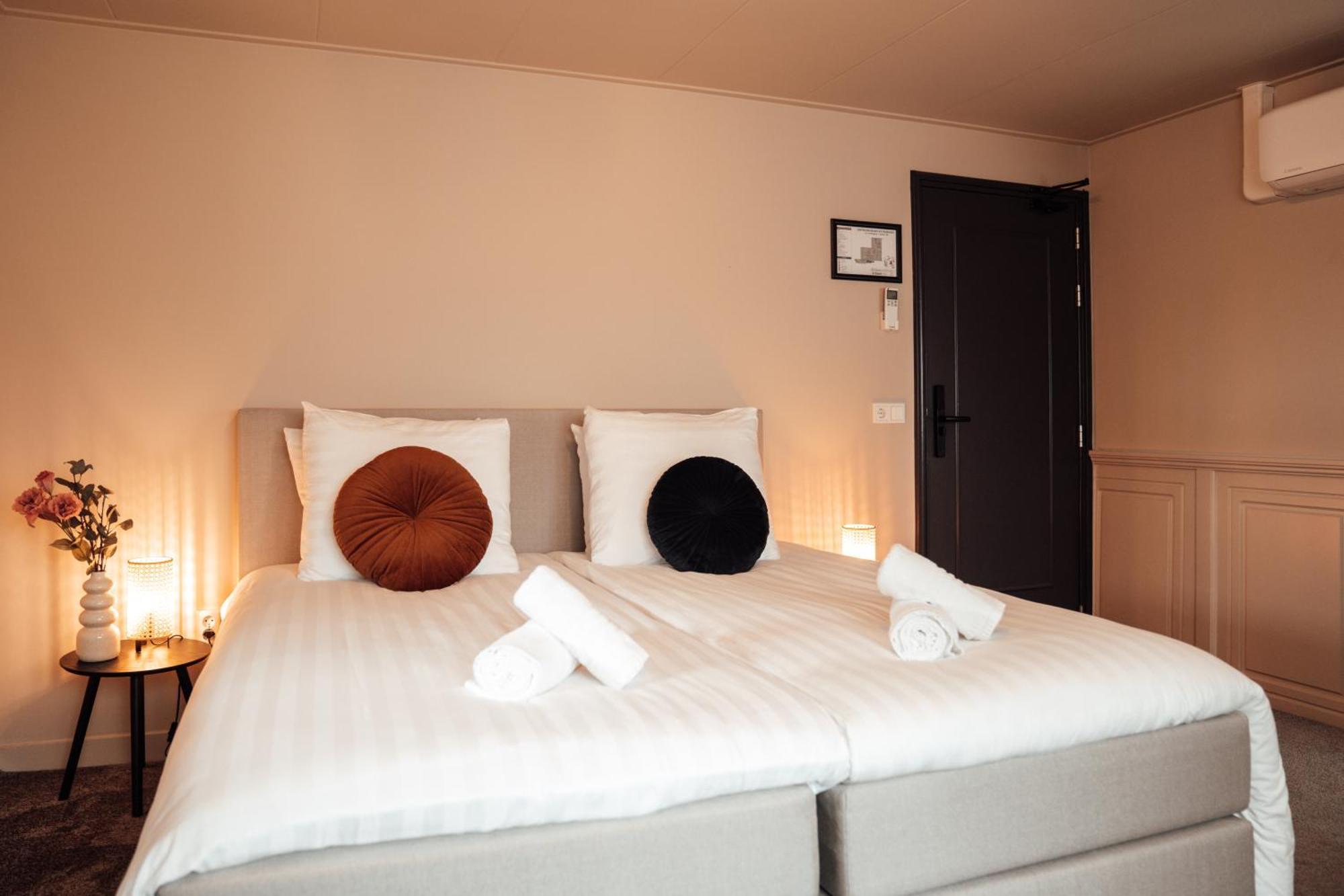 Hotel Bij Jacob Энсхеде Экстерьер фото